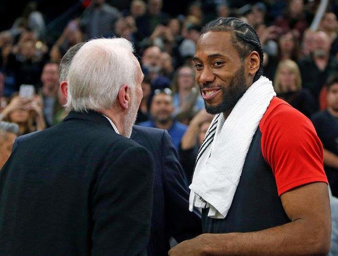 晚旗报：阿森纳旧将帕尔特伊即将加盟黄潜，将签约1+1年（据晚旗报，前阿森纳中场帕尔特伊接近加盟比利亚雷亚尔，合同为1+1年）