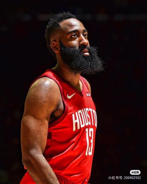 英超历史曾有7名球员节礼日戴帽：亨利、贝巴、贝尔、凯恩在列（英超历史上节礼日完成帽子戏法的球员共有7人：亨利、贝巴、贝尔、凯恩在列）