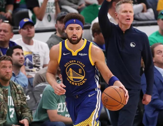 杜加利奇庆祝保级：面临压力阻碍各种问题，我们最终战胜一切（杜加利奇庆祝保级：顶住压力跨越重重难题，最终我们战胜了一切）