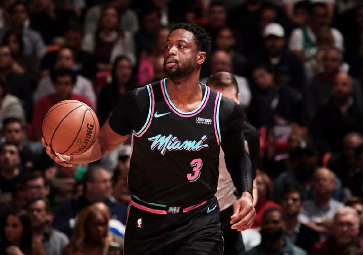 西海岸祝福邵佳一：俱乐部主教练荣升国足主帅，这是我们的荣幸（西海岸送祝贺：邵佳一由俱乐部主帅升任国足主帅，我们深感荣幸）